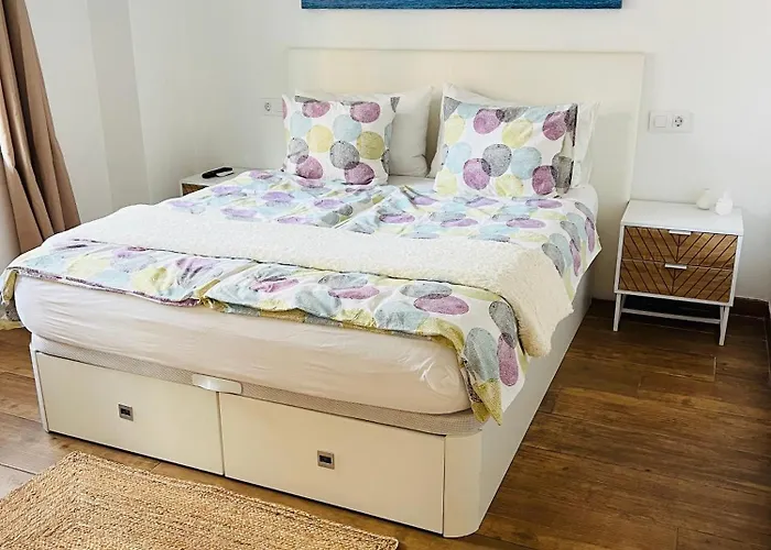 Puerto De Pollenca - And Center,happy Mar